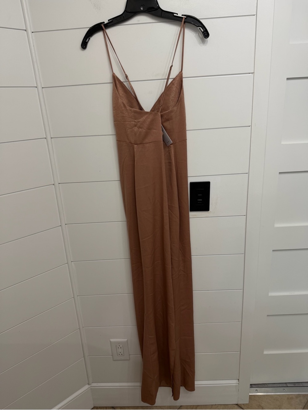 New! Lovers + Friends Brown V-Neck Maxi Dress Size Medium 36711 - Picture 3 of 9